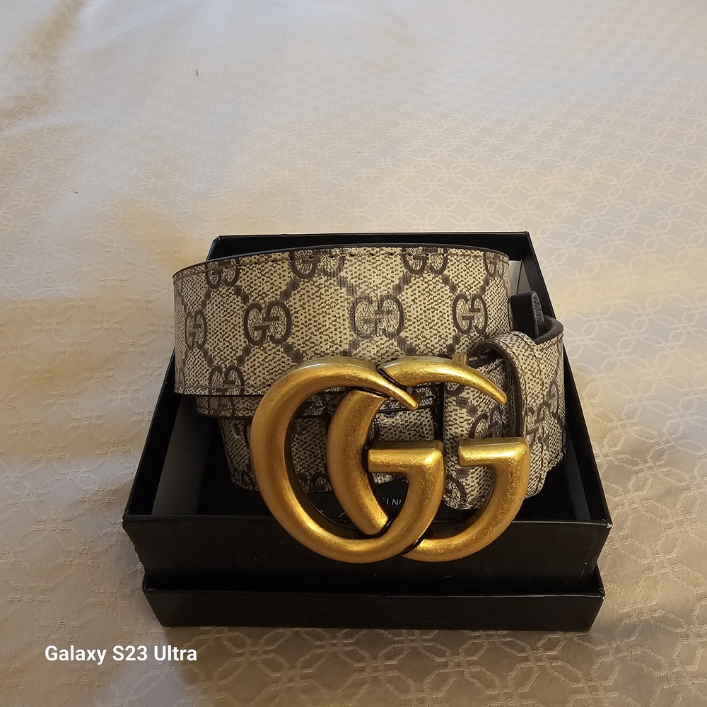 Gucci Men's Belt with Gold GG Emblem